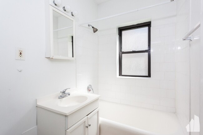 Building Photo - 563 W Arlington Plz