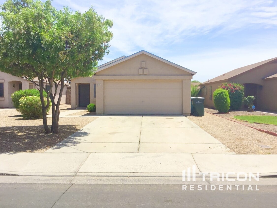 Primary Photo - 4755 N 87th Ave