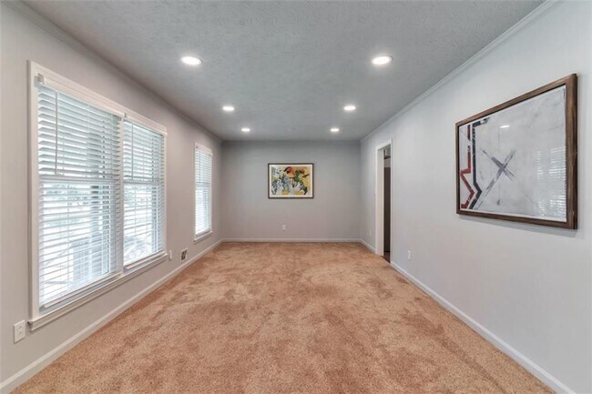 Foto del edificio - 759 Glen Cir SW