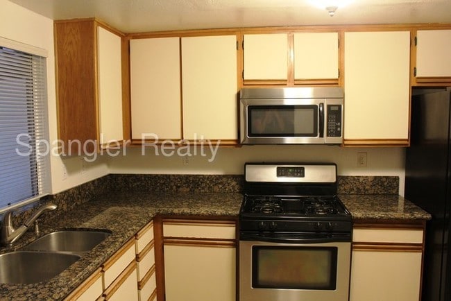 Building Photo - 2Bed/2.5 Bath in Jeffries Ranch~ Goldrush