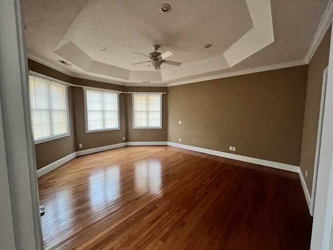Building Photo - 1274 Greenbriar Dr