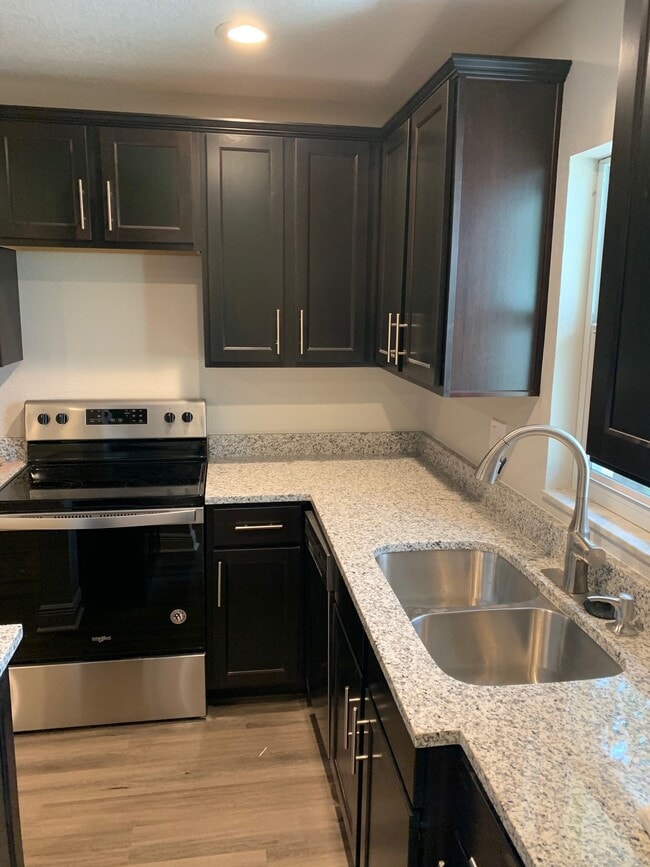 Kitchen - 2704 W Mississippi Ave