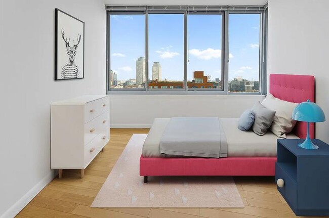 Building Photo - 3 bedroom in LONG ISLAND CITY NY 11109