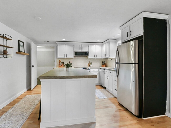 Building Photo - 4 Randall St