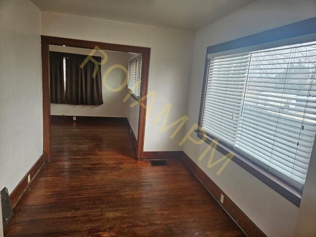 Building Photo - Charming 2-bed 1-bath house
