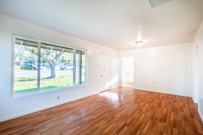 Foto del edificio - 3029-3031 Horrace Mann