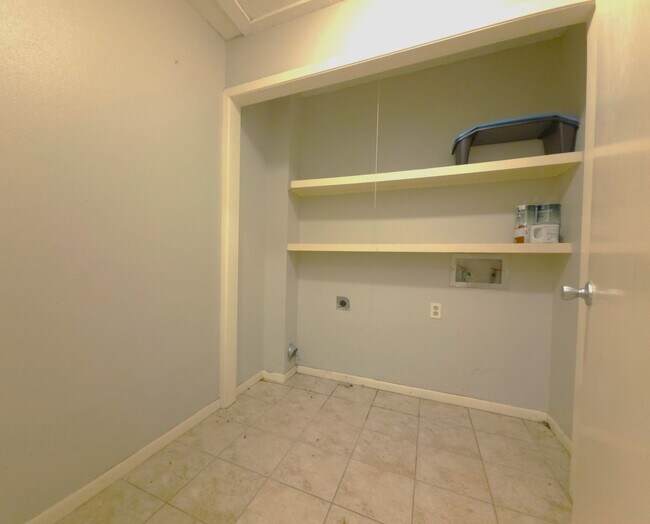 Foto del edificio - 308 Lakeview St