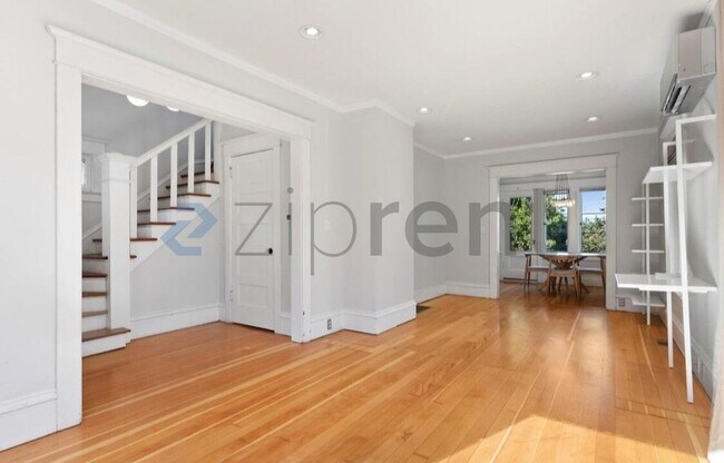 Building Photo - 2038 8th Ave N