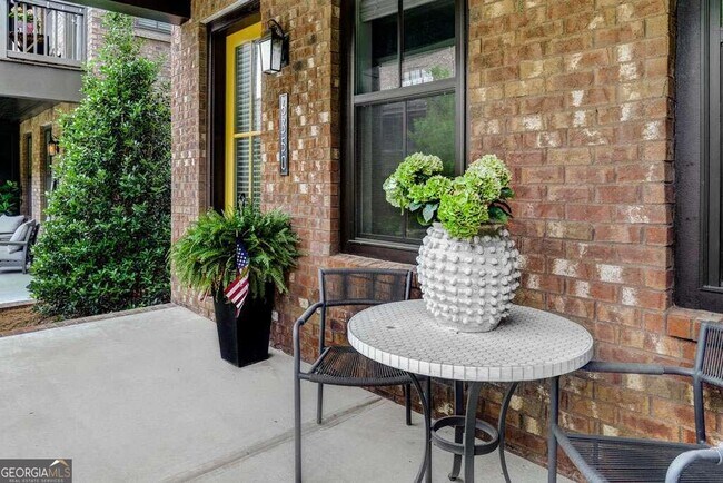 Building Photo - 6350 Cortland Walk