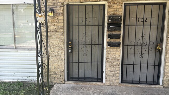 Building Photo - 209 Hodge St