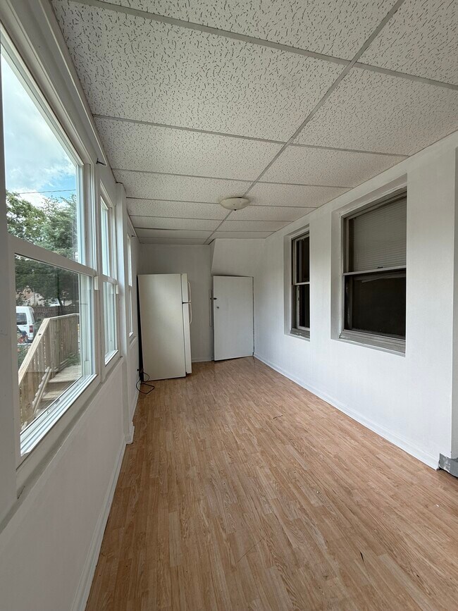 Foto del edificio - 3030 N Oleander Ave