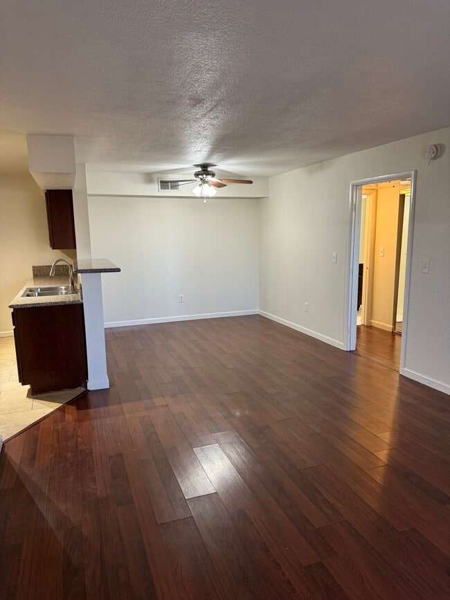 Building Photo - 8101 W Flamingo Rd