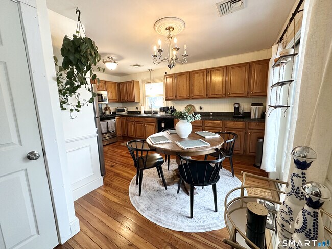 Foto del edificio - 345 Main St