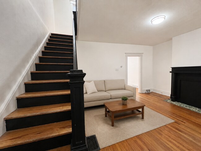 Foto del edificio - 303B Broadway Avenue