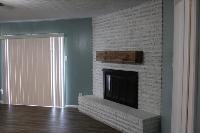 Foto del edificio - 8203 Wilmerdean St