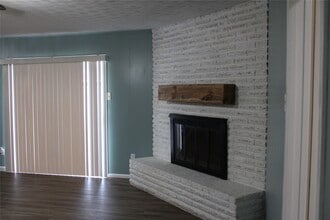 Building Photo - 8203 Wilmerdean St