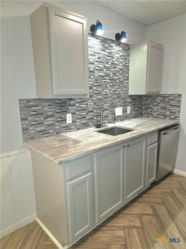 Foto del edificio - 1901 N 10th St