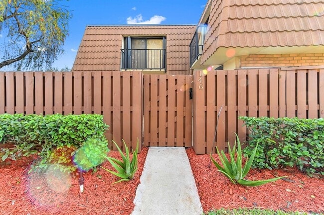 Photo - 146 Heritage Way Townhome