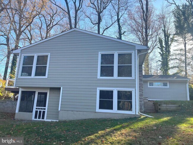 Foto del edificio - 100 Tudor Ln