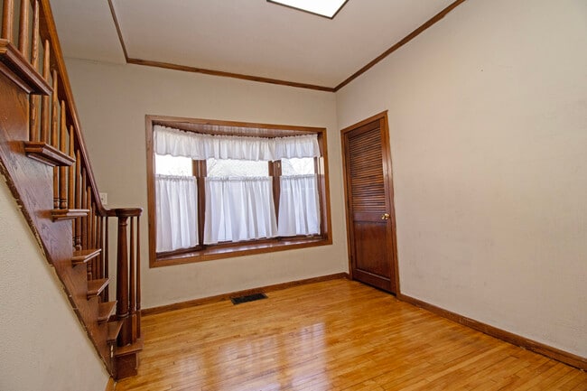 Foto del edificio - 818 7th Ave N