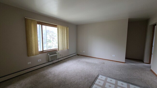 Building Photo - 1335 Abbott Dr