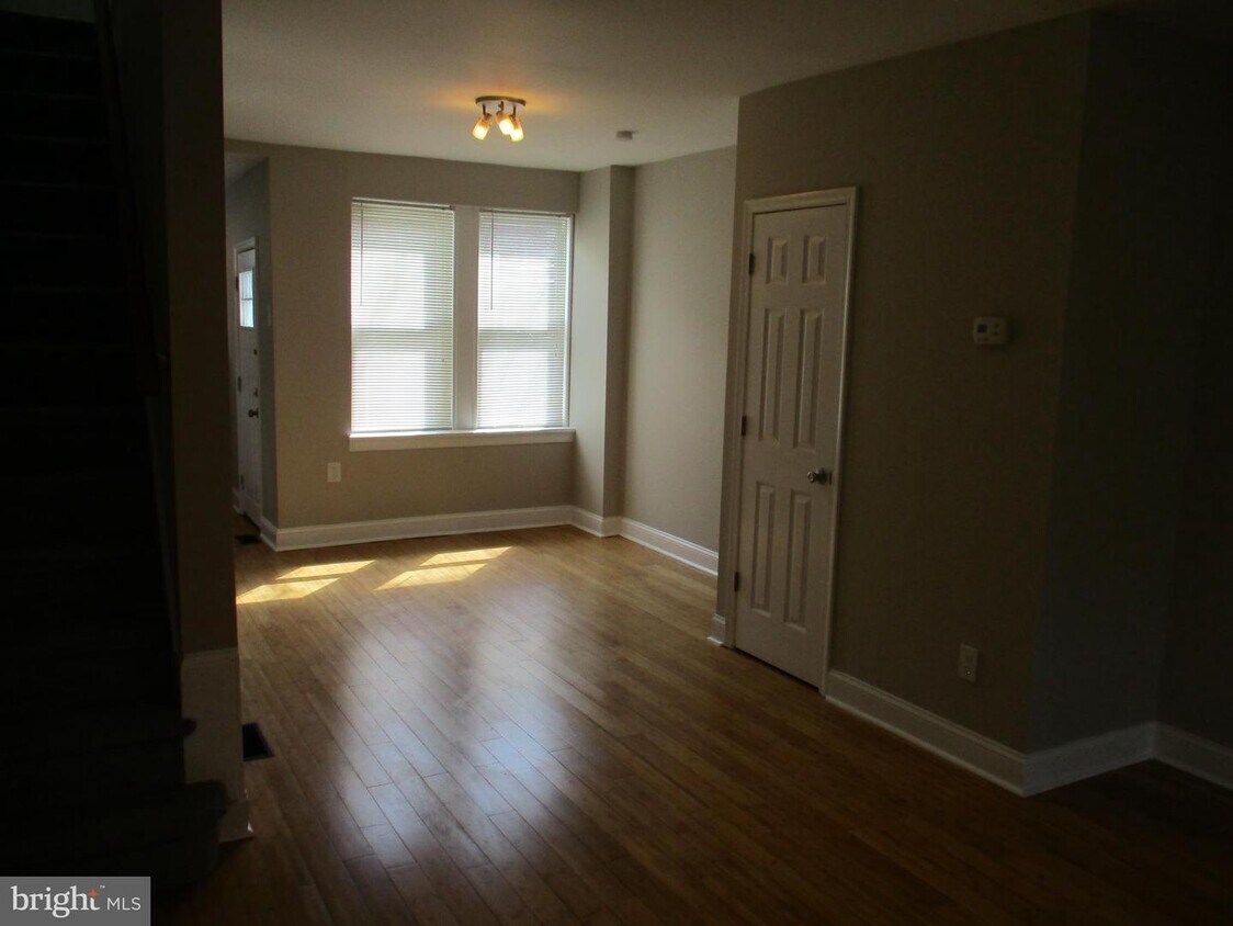 Primary Photo - 1443 S Newkirk St