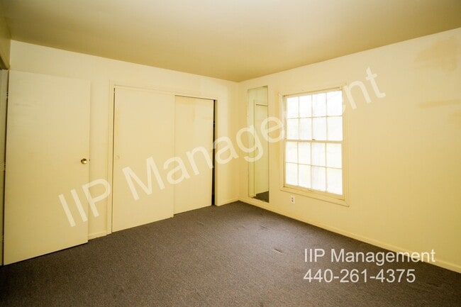 Building Photo - 11 Trenton Square