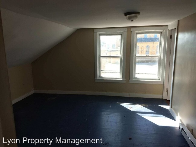 Building Photo - 168 Harrison St