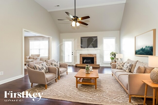 Building Photo - 2260 Dewey Dr