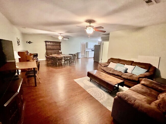Building Photo - 3003 SC-11