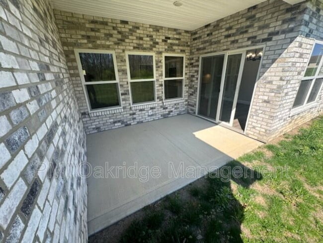 Building Photo - 963 Winter Ridge Dr