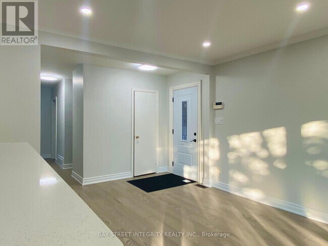 Building Photo - 207 Maple Ave