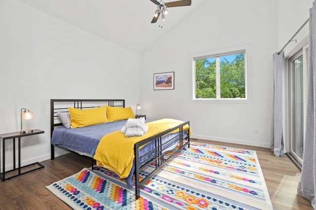 Foto del edificio - 45 Center Rd