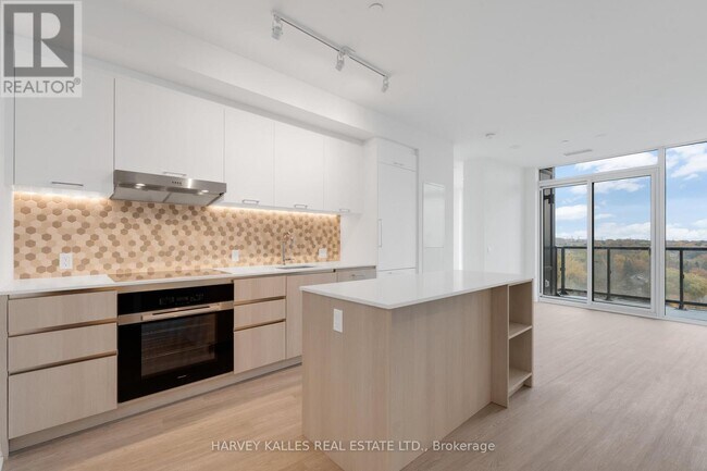 Photo du bâtiment - 8188 Yonge St