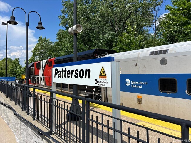 Foto del edificio - 1133 NY-311