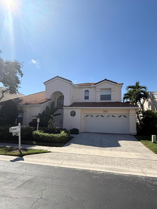 Building Photo - 17275 Ventana Dr