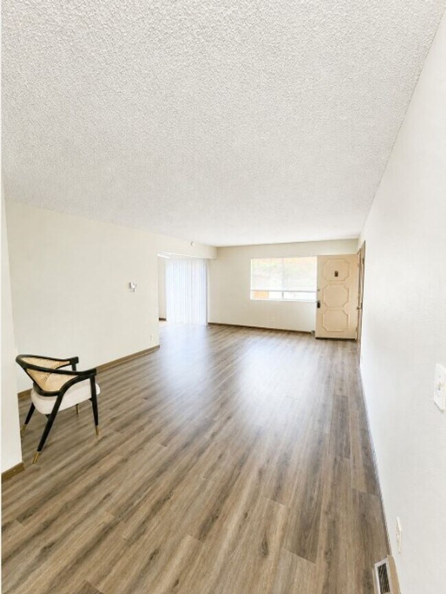 Building Photo - Orangewood