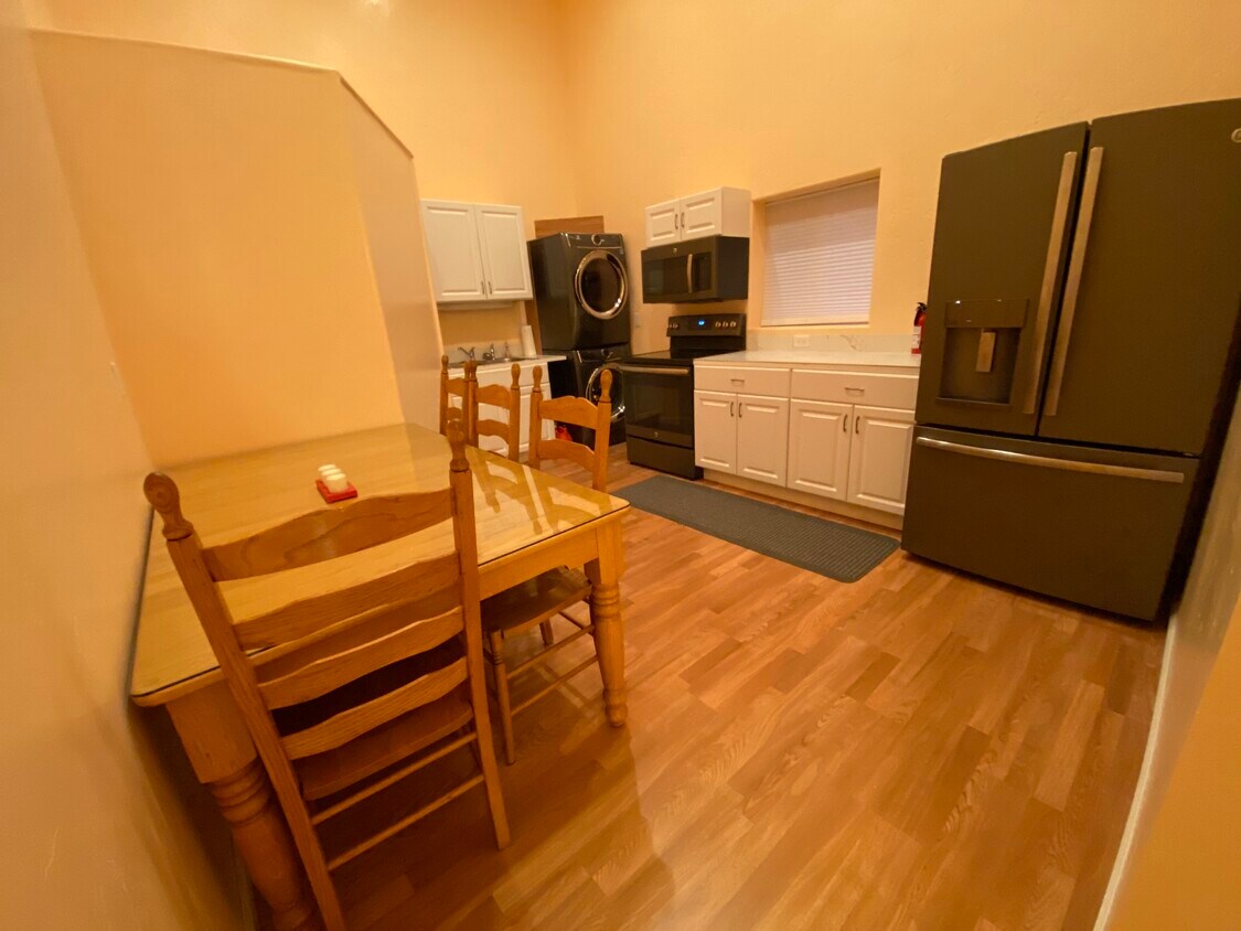 1081 Main St Unit A, Minturn, CO 81645 Apartments in Minturn, CO