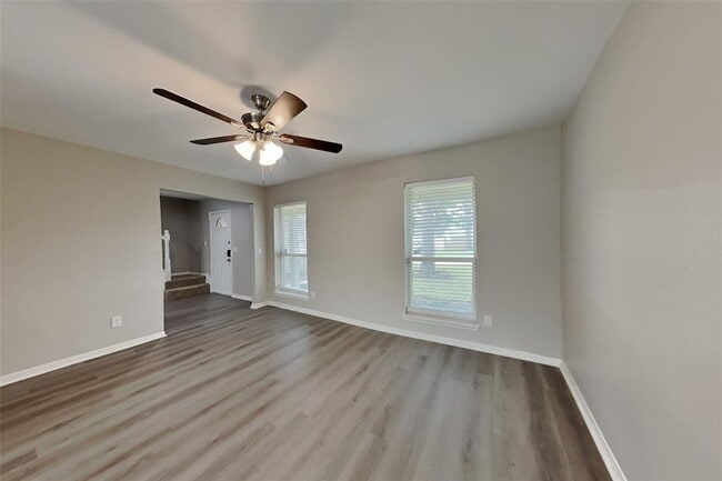 Building Photo - 8407 Sunny Ridge Dr