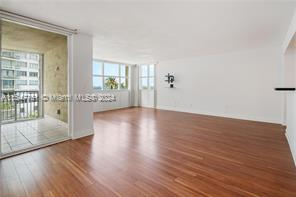 Foto principal - 1420 Brickell Bay Dr