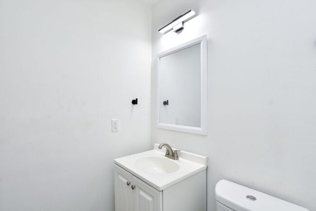 Foto del edificio - 1 Bedroom 1 Bath ~ Off Whitehorse Rd.