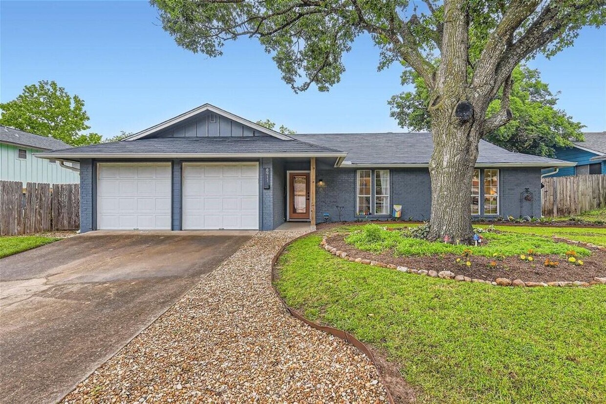Primary Photo - 3/2 in Great Location - North Austin