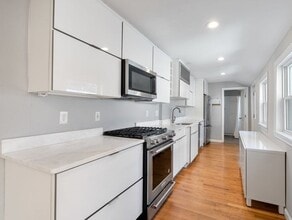 Building Photo - 353 Sumner St