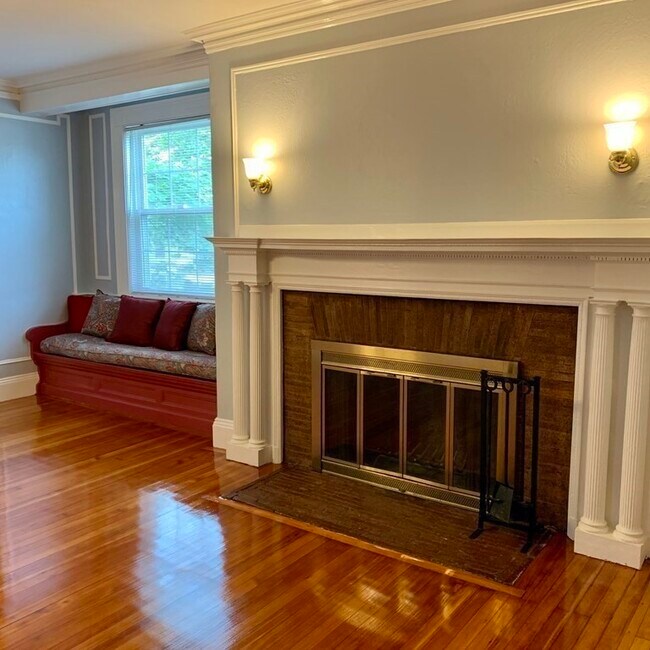 Building Photo - 15 Braemore Rd