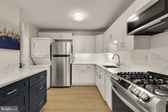 Building Photo - 4620 N Park Ave