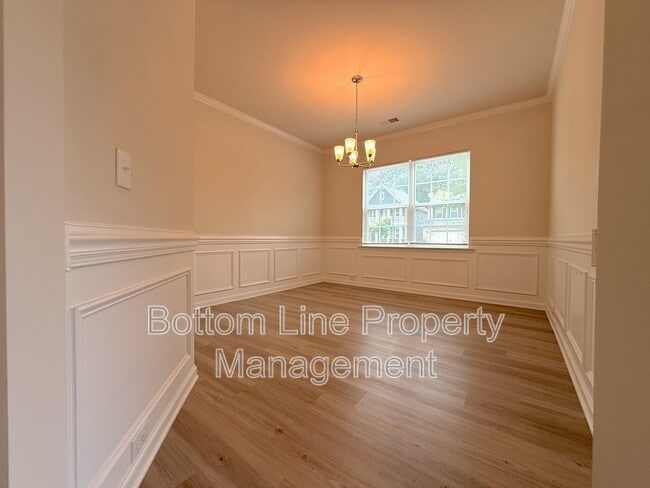 Building Photo - 729 Willshire Falls Dr