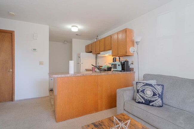 Interior Photo - 203-209 Tee St