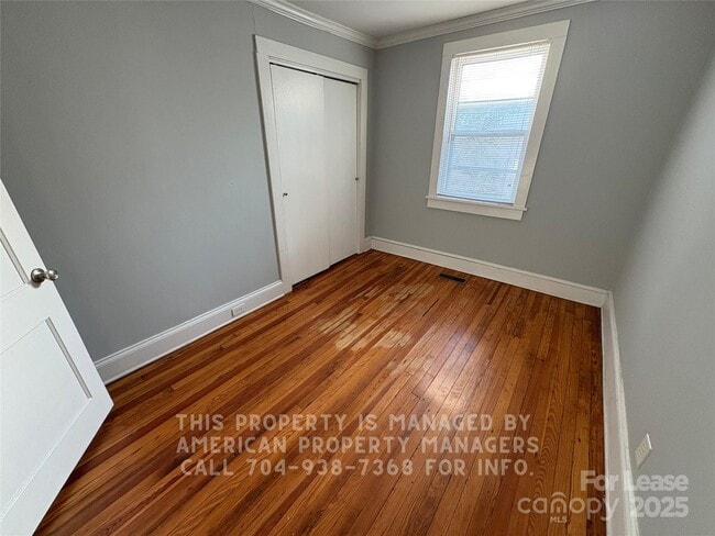 Building Photo - 132 Lilly Ave