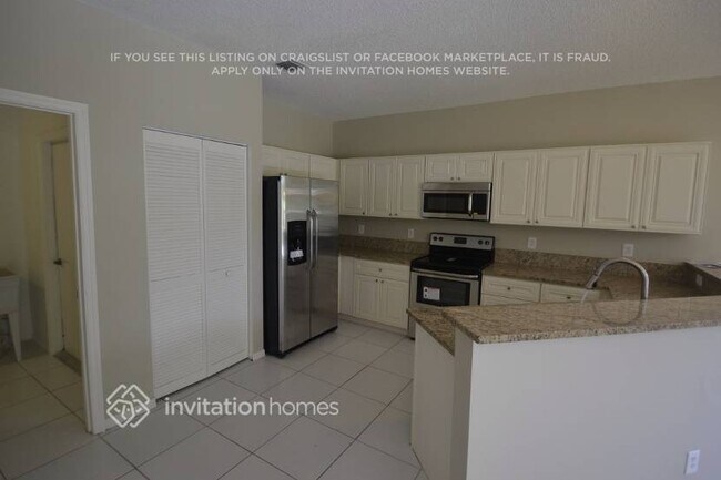 Foto del edificio - 6331 NW 80th Dr
