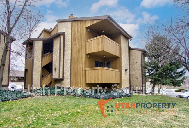 Building Photo - 664 W Jefferson Cv